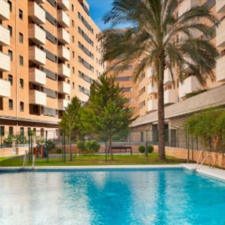 Keywise Perfect Location Next To Maria Zambrano Station, Central , Beach ,Pool And Free Parking 马拉加 外观 照片