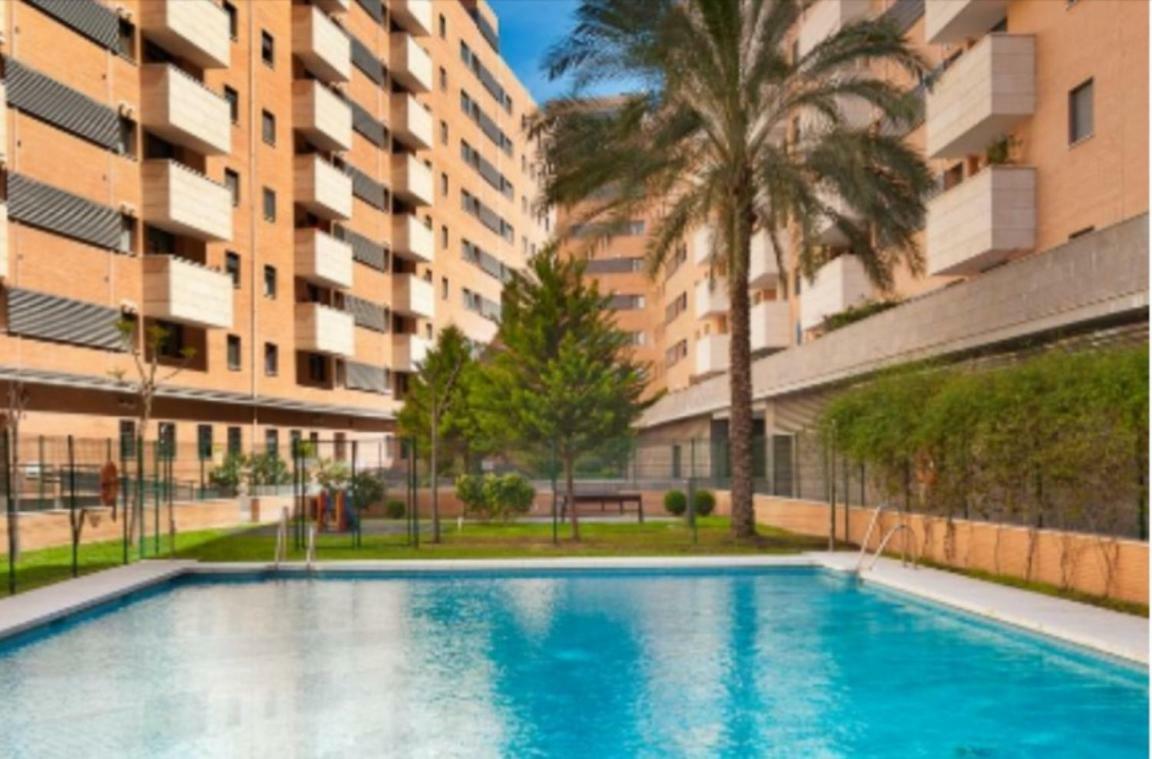 Keywise Perfect Location Next To Maria Zambrano Station, Central , Beach ,Pool And Free Parking 马拉加 外观 照片